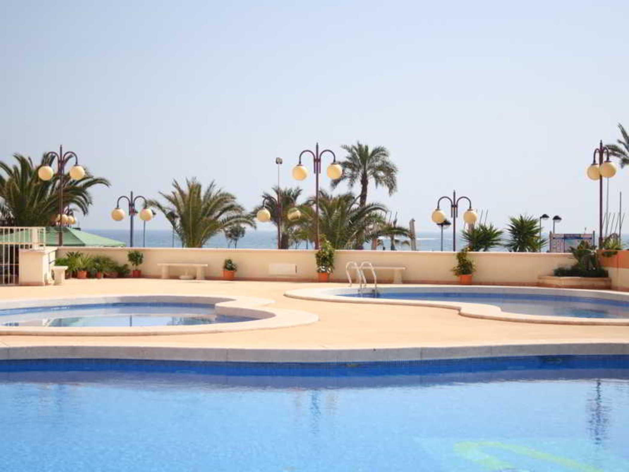 Apartamentos Zafiro Unitursa Calpe Kültér fotó