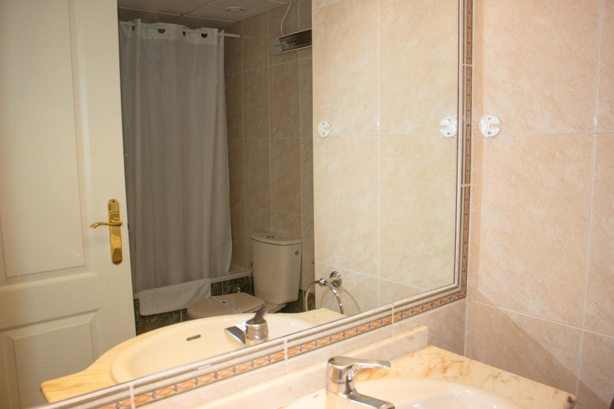 Apartamentos Zafiro Unitursa Calpe Kültér fotó